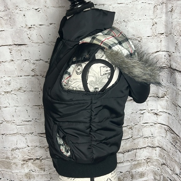 Max Rave Black Puffer Vest w/ Faux Fur Hood Sz M - Picture 3 of 10
